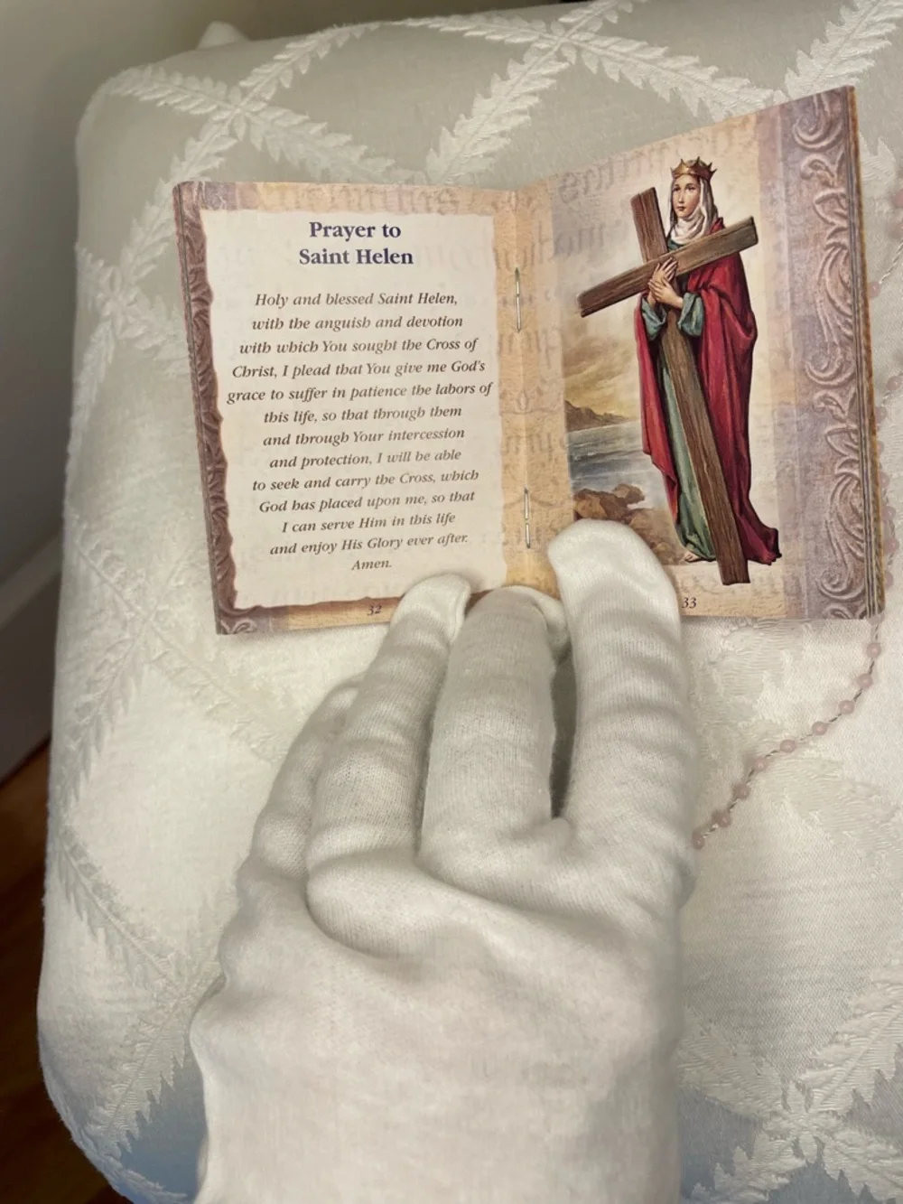 My Little Book of Prayers Catholic Female Saints and Pink Plastic Rosary - Picture 4 of 5